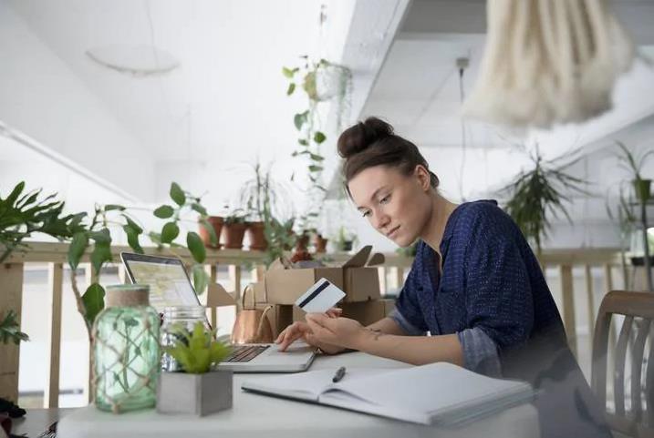 CIBIL स्कोर क्या है, कैसे बैंक तय करते हैं आपको लोन मिलेगा या नहीं?