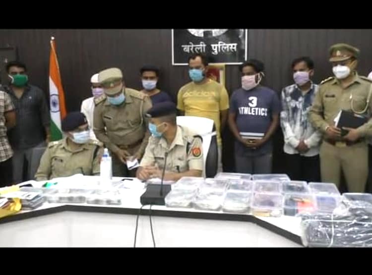 मर्सिडीज-BMW में घूमते थे साइबर ठग, गांव में बनाईं आलीशान कोठियां