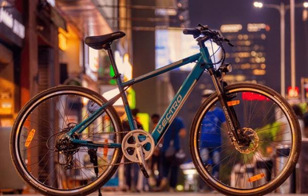 कार वाले भी साइकिल पर, कंपनी ने कहा- ऐसी दीवानगी नहीं देखी