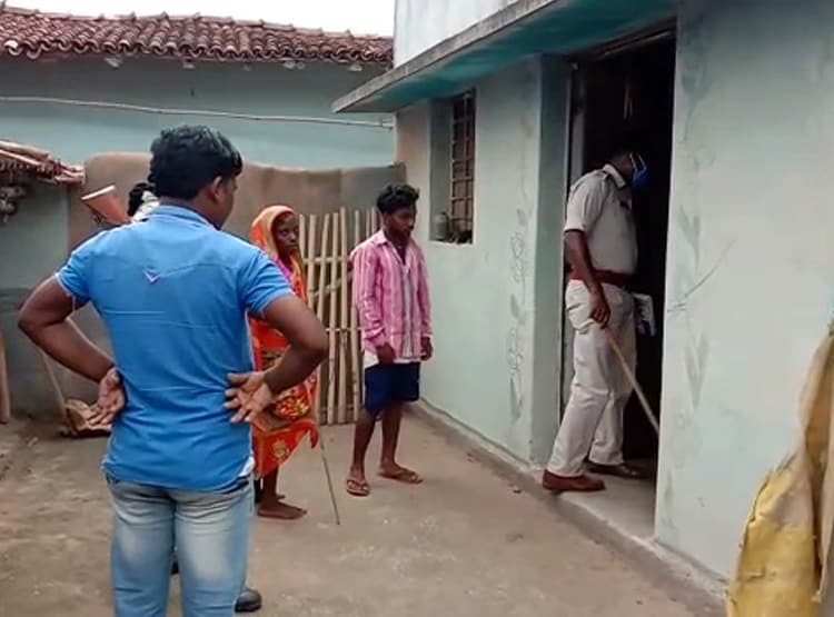 तीन दिन से शव के साथ रह रहा था परिवार, बदबू फैली तो खुला राज