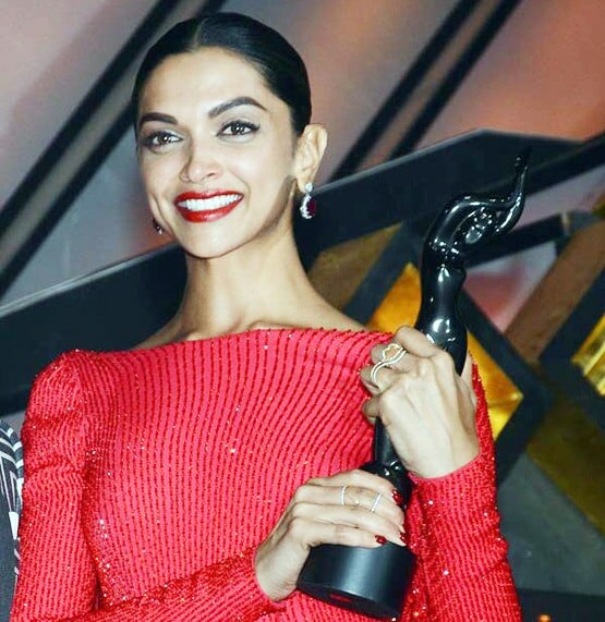 जब अवॉर्ड शोज में रखी गई अजीब कैटेगरी, नाम सुन दर्शक भी हुए हैरान