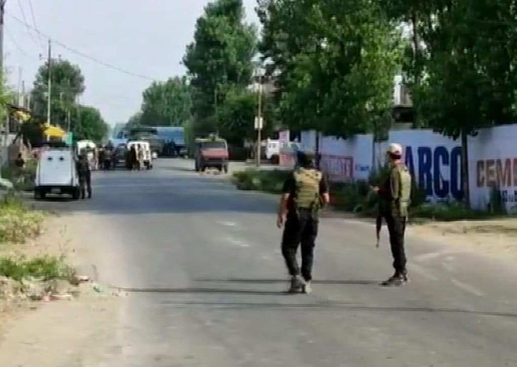 वो कोबरा कमांडो जिसने गोलीबारी के बीच बचाई मासूम की जान