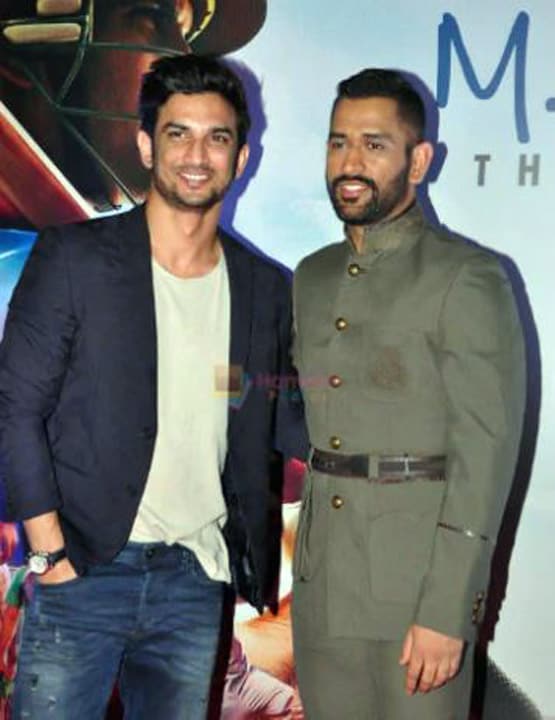 धोनी संग गहरा था सुशांत का रिश्ता, तस्वीरों में देखें स्पेशल बॉन्डिंग