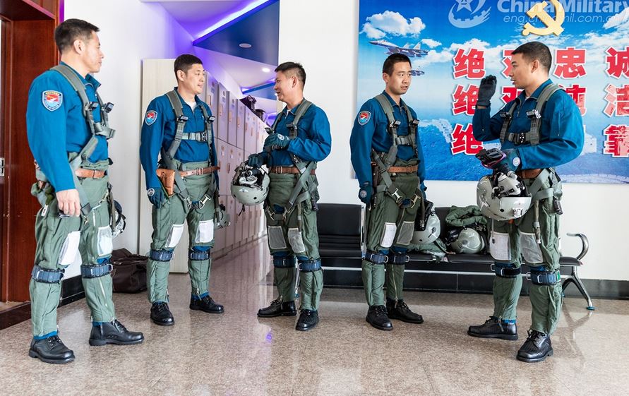 US से तनाव, साउथ चाइना सी में चीन उतार सकता है फाइटर जेट्स