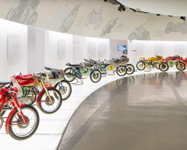 Ducati की इस नई बाइक की भारत में बुकिंग शुरू, लुक है बेहद दमदार