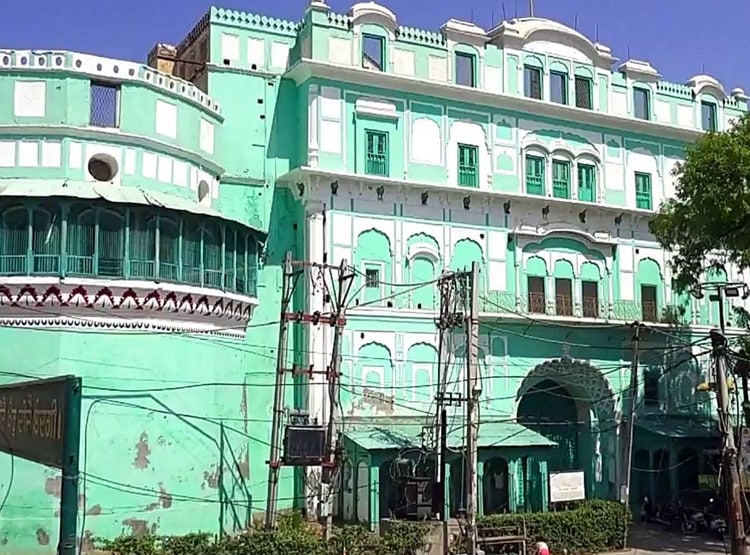 राजा की झूठी वसीयत से बनाया ट्रस्ट, 25 हजार करोड़ की है जायदाद