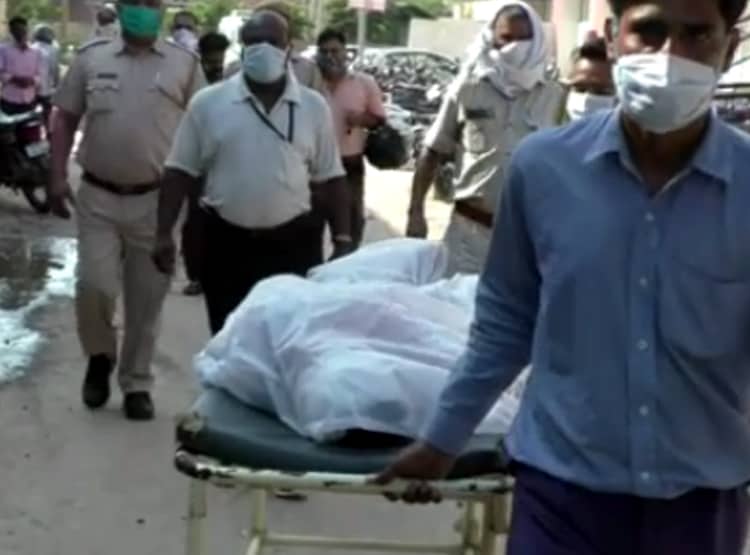 थाने के सामने नाबालिग बच्चे ने दूसरे को खेल-खेल में गोली से उड़ाया