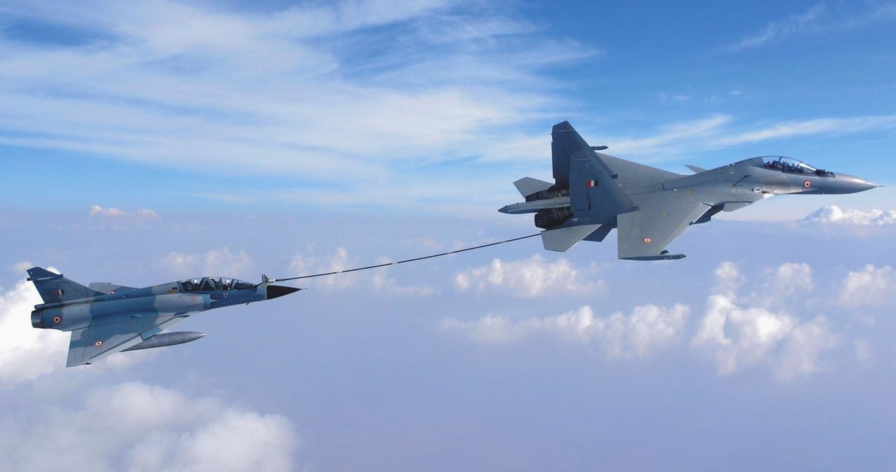 चील जैसी नजर, बाज जैसी ताकत, घातक फाइटर जेट है राफेल