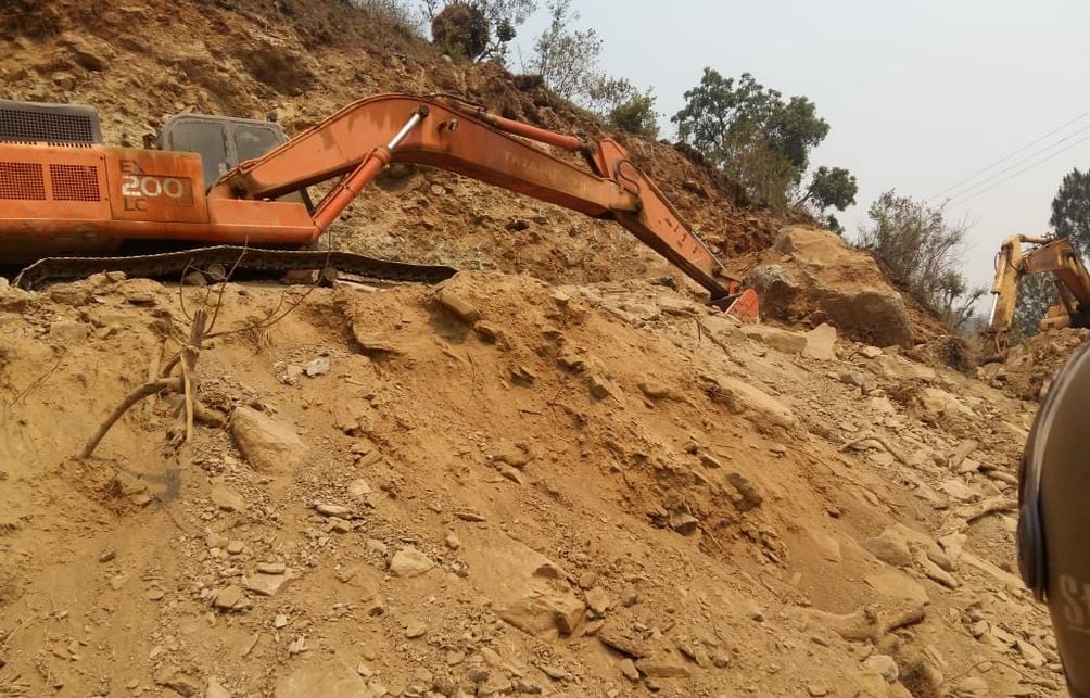 चारधाम प्रोजेक्ट: चीन सीमा तक जाने वाली सड़क पर क्यों है विवाद