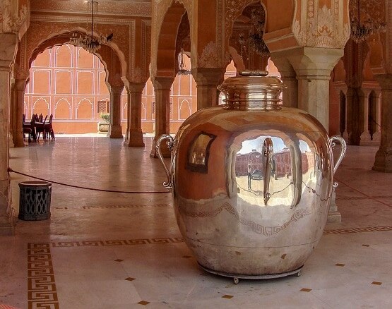 काल सर्प योग में लगा चंद्र ग्रहण, नौकरी-व्यापार में केतु देगा दिक्कतें