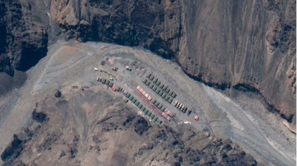 सैटेलाइट तस्वीरों में दिखा, LAC पर फिंगर 4 से पीछे जा रही चीनी सेना