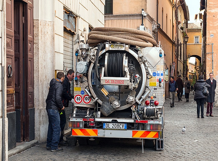 चीन के वैज्ञानिक का बड़ा दावा- वुहान से पहले यूरोप में मिला था कोरोना