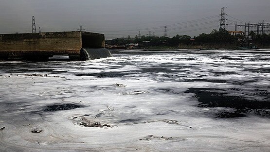 प्रदूषण के कारण भारतीयों की जिंदगी 5.2 साल घट गई, नई रिसर्च में खुलासा