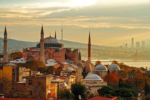 तुर्की सरकार ने हागिया सोफिया म्यूजियम को मस्जिद में बदला, उठे सवाल