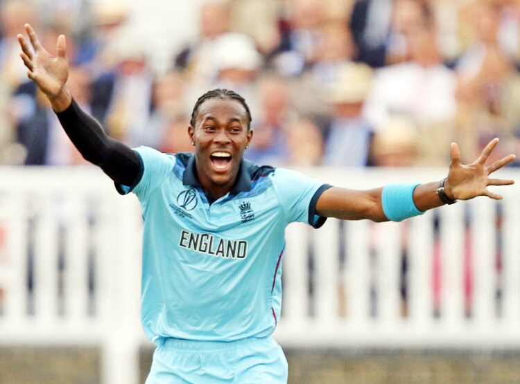 इंग्लैंड के गेंदबाज ने अपनी ही टीम को खतरे में डाला, हो गए OUT