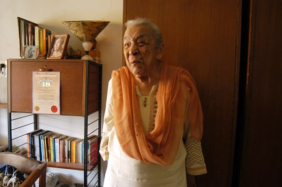 8 साल छोटे शख्स से हुआ प्यार, फिल्मी है बॉलीवुड की फेमस दादी की लव स्टोरी