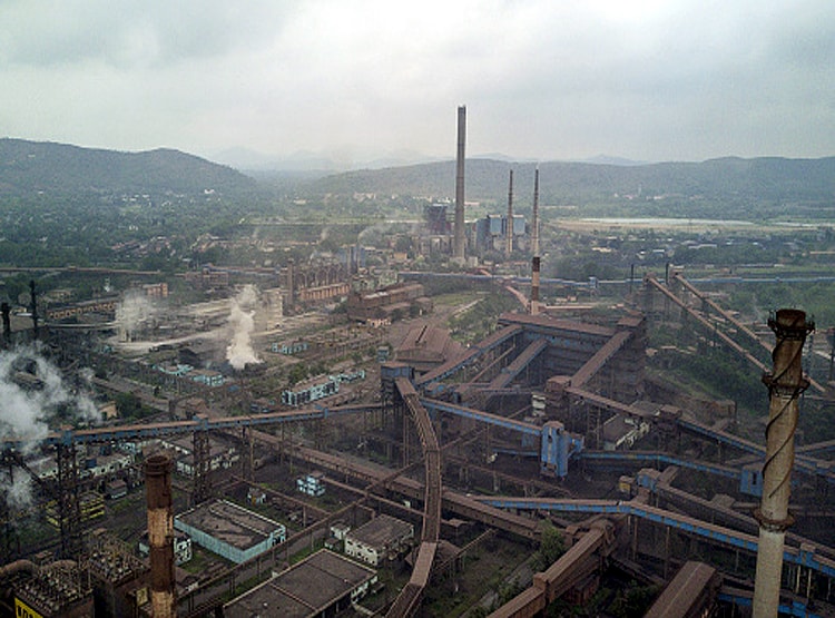 प्रदूषण के कारण भारतीयों की जिंदगी 5.2 साल घट गई, नई रिसर्च में खुलासा