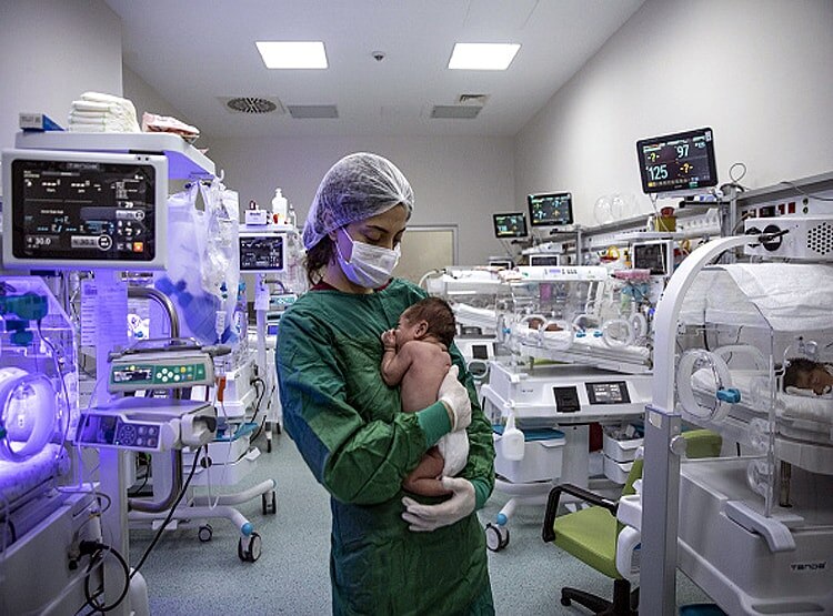 लॉकडाउन के चलते प्रीमैच्योर डिलीवरी में भारी कमी, डॉक्टर भी हैरान