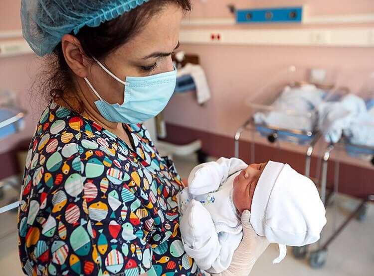 लॉकडाउन के चलते प्रीमैच्योर डिलीवरी में भारी कमी, डॉक्टर भी हैरान