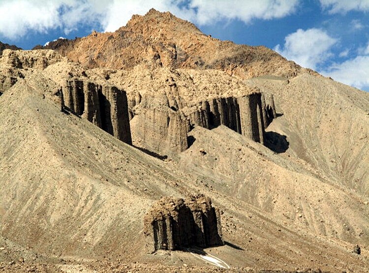 जिस पोस्ट पर पहुंचे मोदी, वहां से चीन-PAK को एक साथ साध सकती है सेना