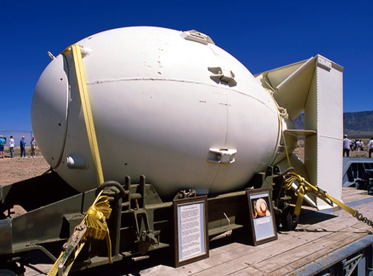 चीन से बिगड़ते रिश्ते के बीच अमेरिका फिर एटम बम बनाने में जुटा