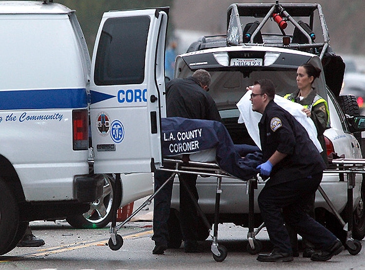 लाश की फोटो ले रहा था फोटोग्राफर, तभी मुर्दे के मुंह से आई आवाज और...