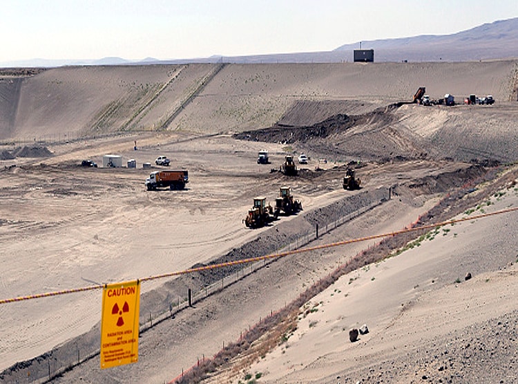 चीन से बिगड़ते रिश्ते के बीच अमेरिका फिर एटम बम बनाने में जुटा