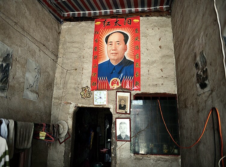 चीन में अब ईसाई निशाने पर, यीशु की तस्वीर हटा जिनपिंग की लगाने को कहा