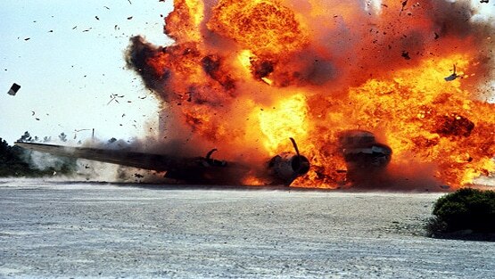 ड्रग स्मगलर्स ने जला दिया करोड़ों का जेट, पीछा कर रही थी सेना