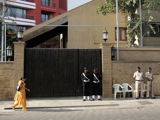 देखेंः अमिताभ बच्चन के बंगले 'जलसा' की Inside Pictures