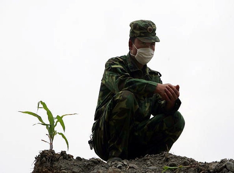 अपने सैनिकों का अंतिम संस्कार नहीं कर रहा चीन, लोगों को दी धमकी