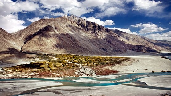 जिस पोस्ट पर पहुंचे मोदी, वहां से चीन-PAK को एक साथ साध सकती है सेना