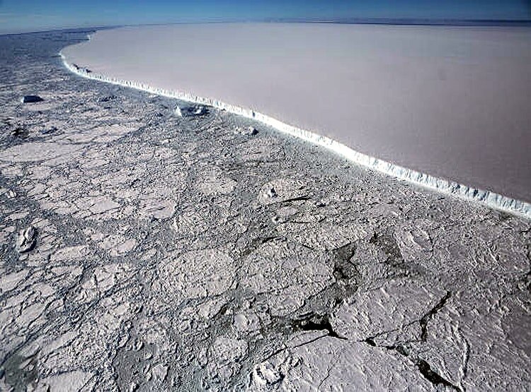 बाकी दुनिया से 3 गुना ज्यादा गर्म हुआ दक्षिणी ध्रुव, तेजी से पिघल रही बर्फ