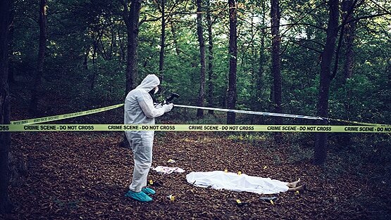 लाश की फोटो ले रहा था फोटोग्राफर, तभी मुर्दे के मुंह से आई आवाज और...