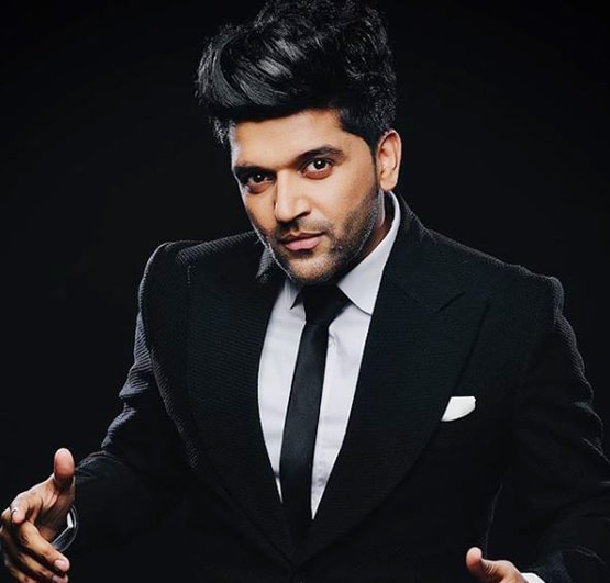 लॉकडाउन में इतना बदल गया गुरु रंधावा का लुक, शेयर की ट्रांसफॉर्मेशन फोटोज