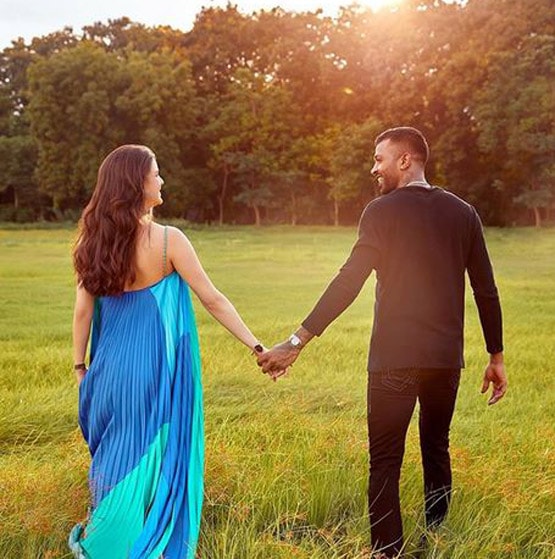 रोमांटिक अंदाज में दिखे हार्दिक-नताशा, सानिया मिर्जा ने किया ये कमेंट