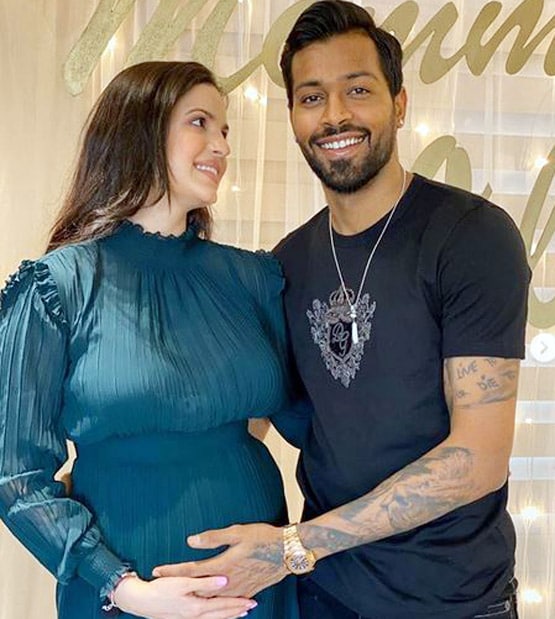 रोमांटिक अंदाज में दिखे हार्दिक-नताशा, सानिया मिर्जा ने किया ये कमेंट