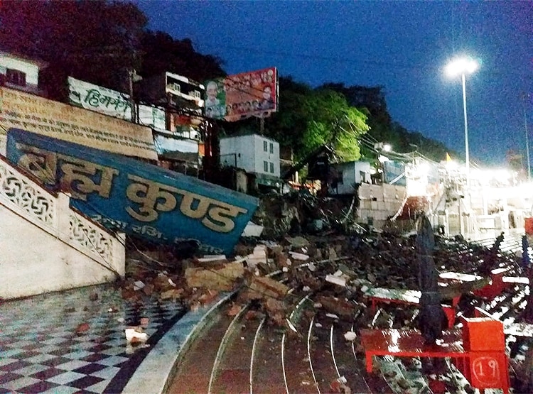 देवभूमि पर आसमानी आफतः हर की पौड़ी पर गिरी बिजली, देखिए तस्वीरें...