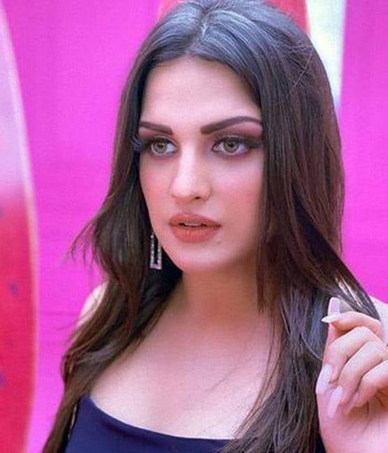 हिमांशी की कार पर हुआ हमला, एक्ट्रेस बोलीं- काम करने से नहीं रोक सकते