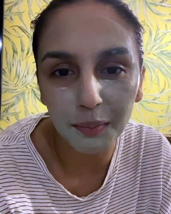 करीना से लेकर दीपिका तक, जानिए इन अभिनेत्रियों की दमकती त्वचा का राज