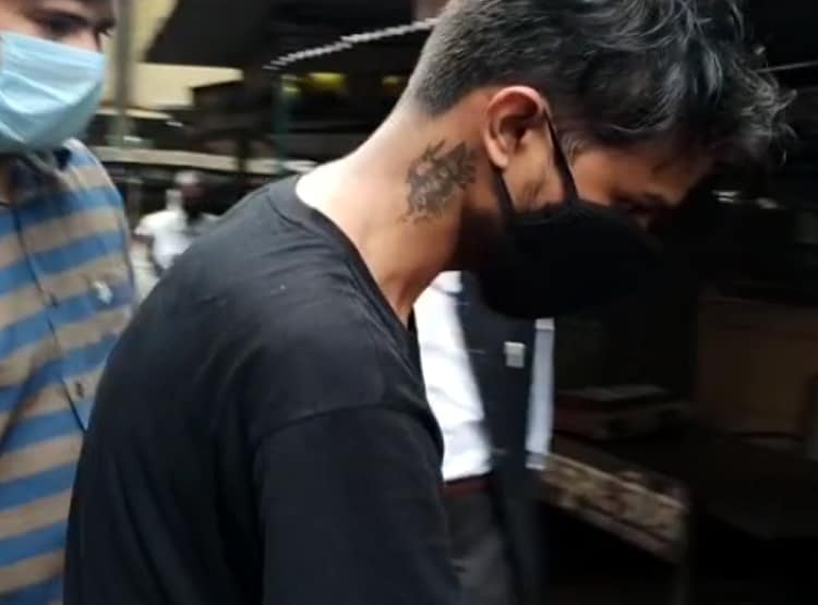 अमित शाह का सेक्रेटरी 'बनकर' गडकरी को किया सिफारिशी फोन,  धरा गया