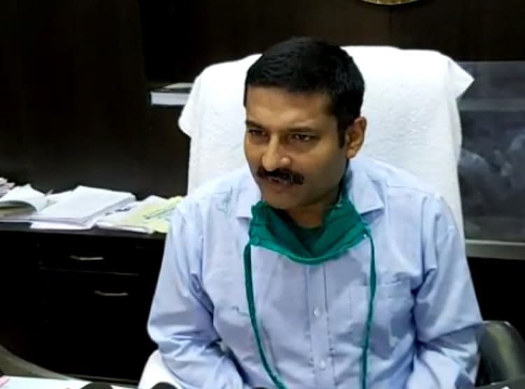 अमित शाह का सेक्रेटरी 'बनकर' गडकरी को किया सिफारिशी फोन,  धरा गया