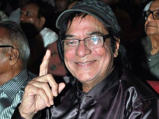 पिता जगदीप को अंतिम विदा देने पहुंचे जावेद जाफरी, संग दिखा परिवार