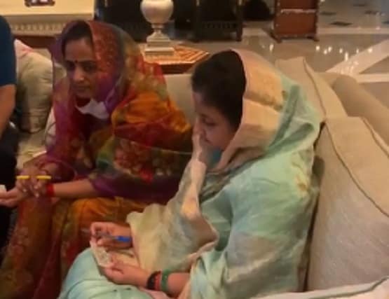 जयपुर के होटल में लगान फिल्म देख रहे हैं गहलोत गुट के विधायक