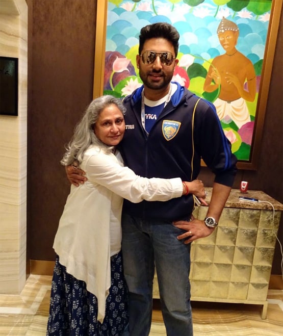 देखेंः अमिताभ बच्चन के बंगले 'जलसा' की Inside Pictures