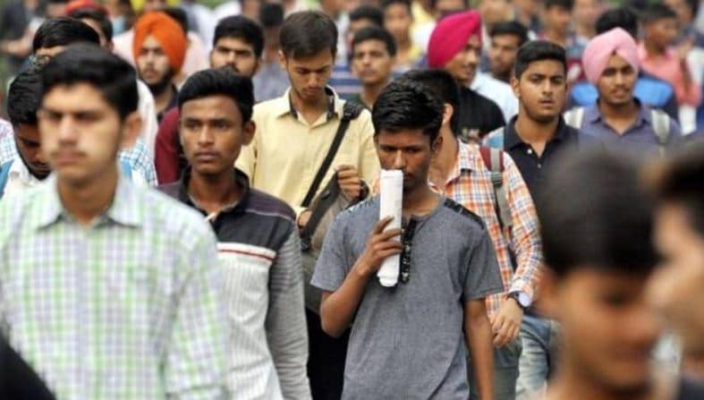 सरनेम की वजह से महिला की जॉब एप्लीकेशन रिजेक्ट, लोग उड़ाते हैं मजाक