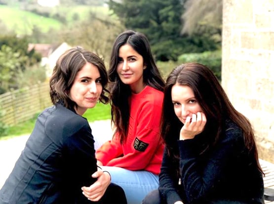 कटरीना कैफ की हैं 7 बहनें, इस देश में रहता है परिवार, देखें फैमिली एलबम