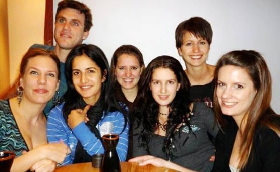 कटरीना कैफ की हैं 7 बहनें, इस देश में रहता है परिवार, देखें फैमिली एलबम