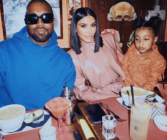 किम कर्दाशियां से तलाक की बात बोलने पर पति कान्ये ने मांगी माफी