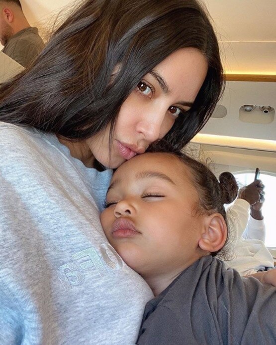 किम कर्दाशियां से तलाक की बात बोलने पर पति कान्ये ने मांगी माफी